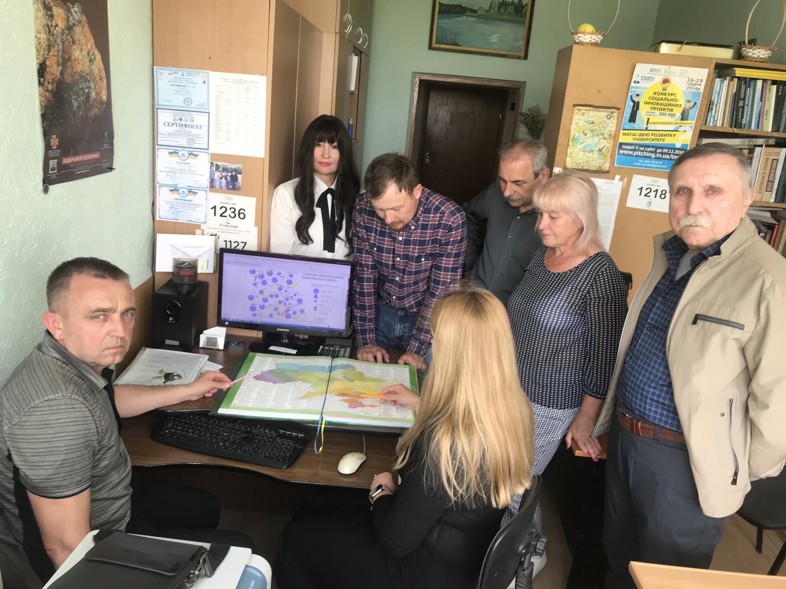 Дискусія в лабораторії кафедри